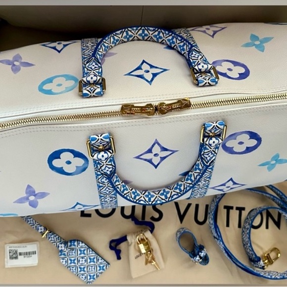 LV By The Pool Blue Tile Keepall Bandouliere 50 Travel Bag New - Picture 4 of 6